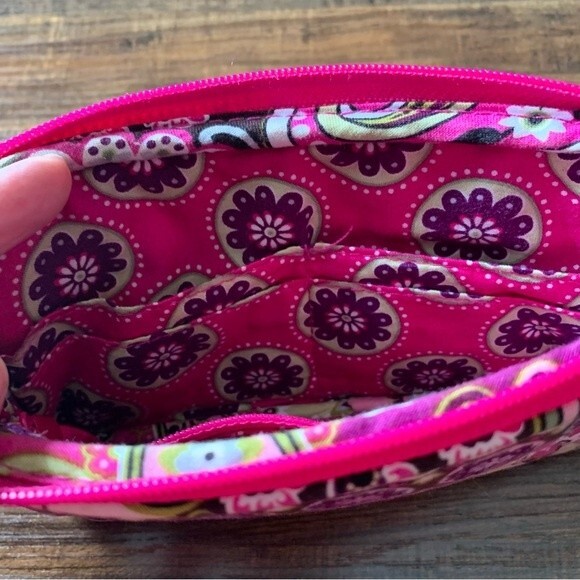 Vera Bradley Very Berry Paisley Convertible Wristlet RETIRED Pattern - Picture 7 of 10
